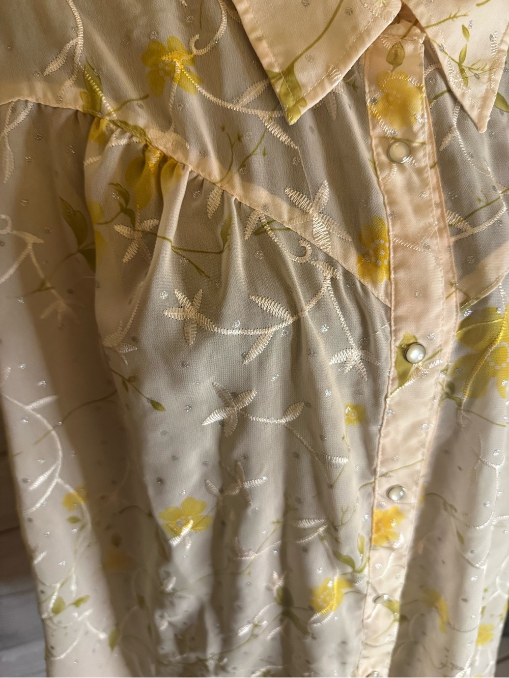 Roper Sheer Floral Button-Up Blouse in Cream and Yellow - Picture 4 of 5